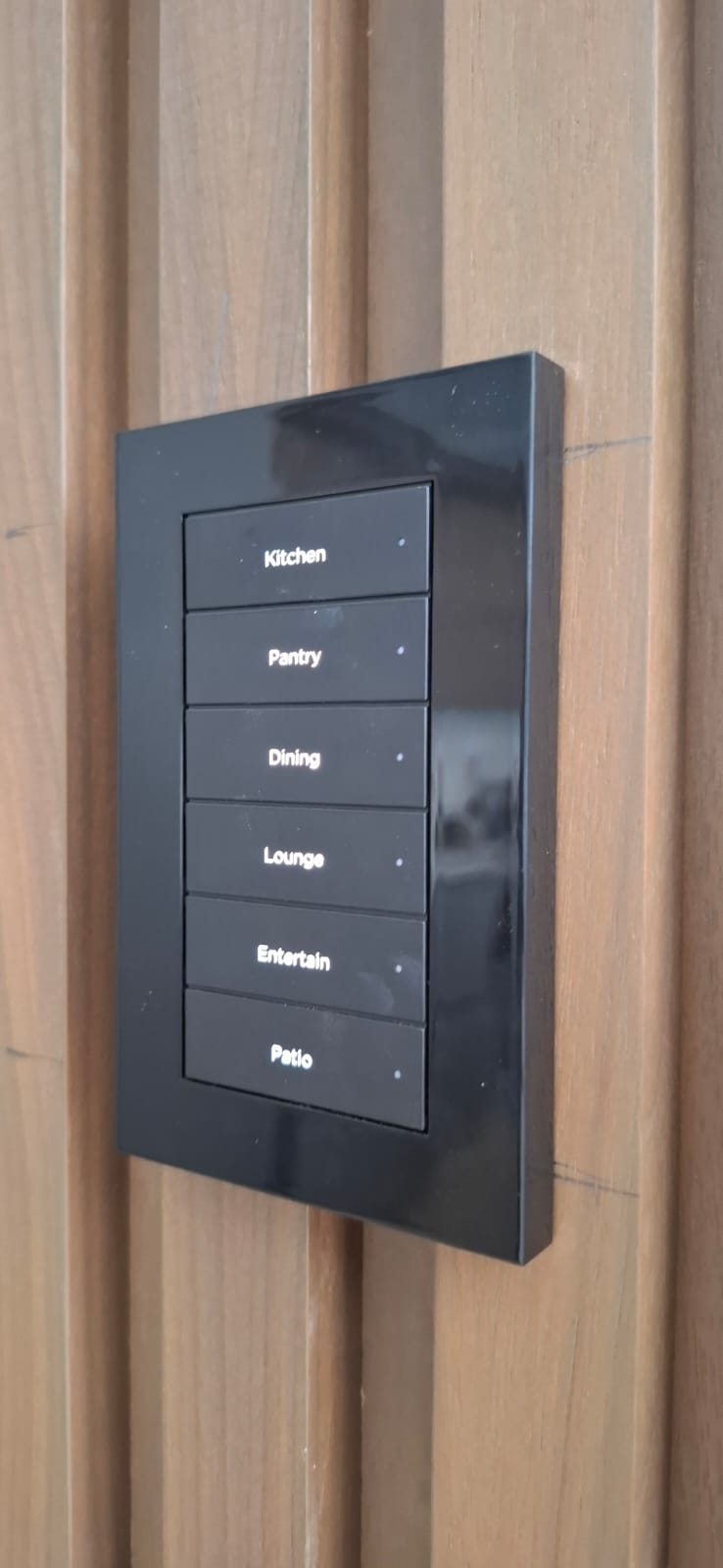 Black multi-zone smart lighting controller